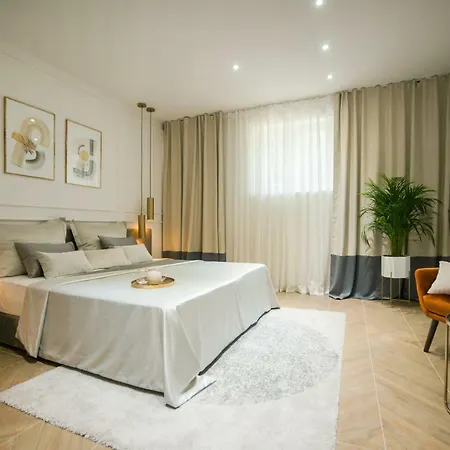 Club 5 Boutique 4*
