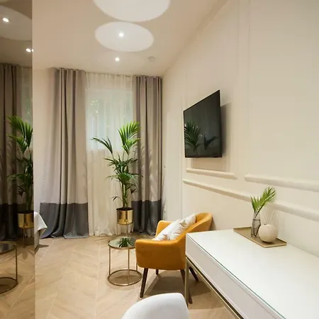 ゲストハウス Club 5 Boutique