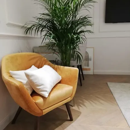 Maison d'hôtes Club 5 Boutique 4*